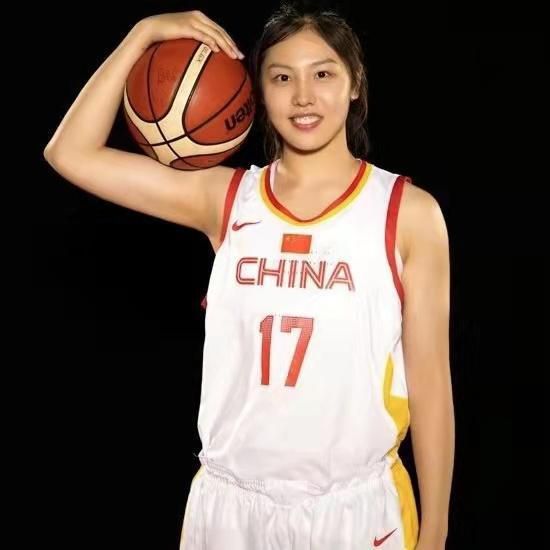 艳妇臀荡乳欲伦交换电影